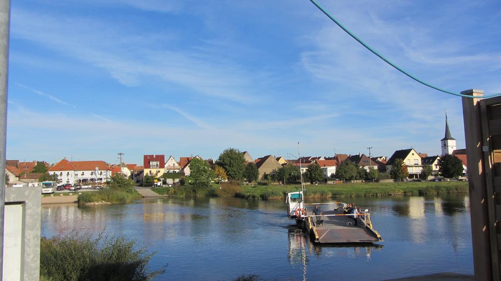 Pension Am Weinberg Bed & Breakfast Mainstockheim Екстер'єр фото