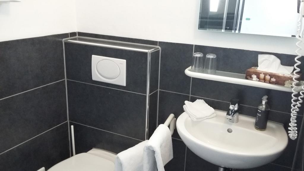 Pension Am Weinberg Bed & Breakfast Mainstockheim Екстер'єр фото